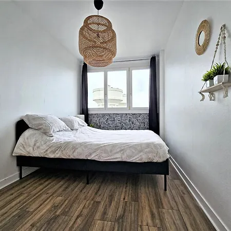 Apartment Le Castor Metro L11