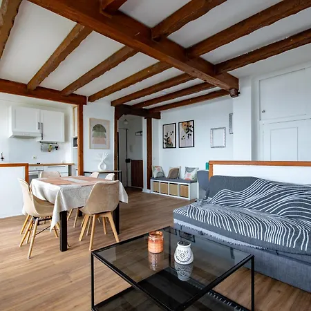 Le Castor Metro L11 Apartment *