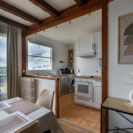 Apartment Le Castor Metro L11 Montreuil (Seine-Saint-Denis)