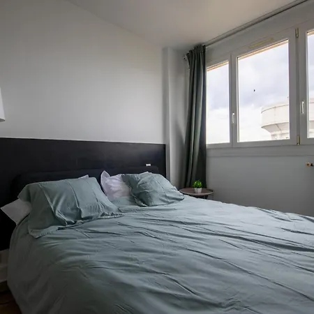 Le Castor Metro L11 Apartment