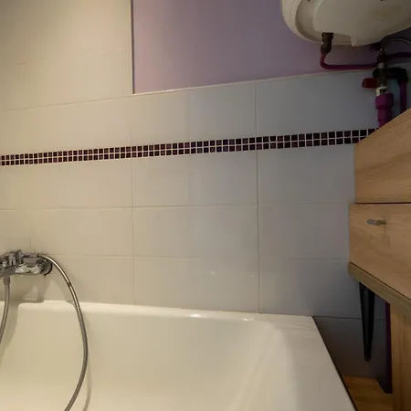 Apartment Le Castor Metro L11 Montreuil (Seine-Saint-Denis)